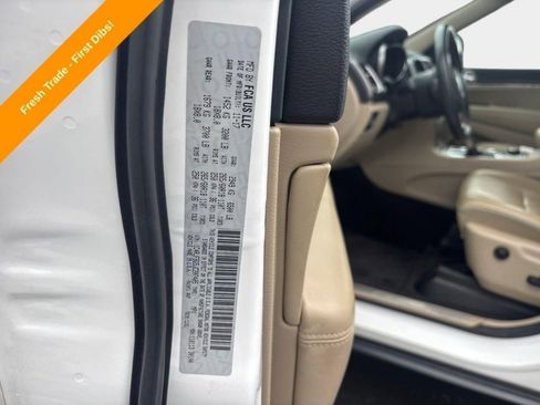 Used 2018 Jeep Grand Cherokee Limited image 25