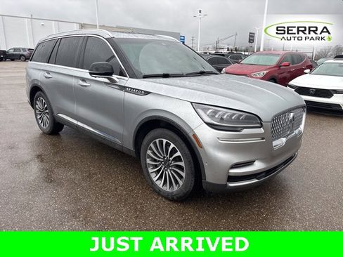 Used 2024 Lincoln Aviator Reserve w/ Equipment Group 201A image 2