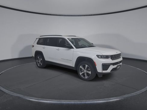 New 2026 Jeep Grand Cherokee L Limited w/ Luxury Tech Group II AWD/4WD image 3