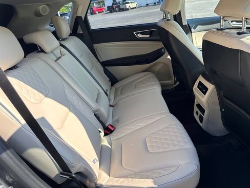 Used 2024 Ford Edge Titanium AWD/4WD image 12