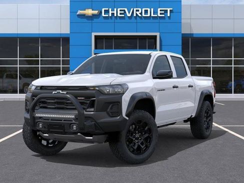 New 2026 Chevrolet Colorado Trail Boss w/ Off-Road Front Bumper Package AWD/4WD image 6