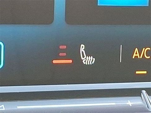 New 2025 Volkswagen Tiguan SE image 20