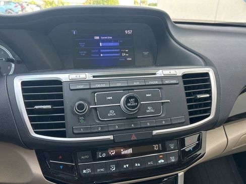 Used 2017 Honda Accord LX image 11