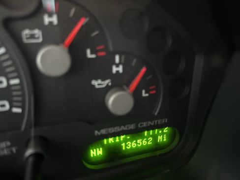 Used 2004 Ford Explorer Eddie Bauer image 32