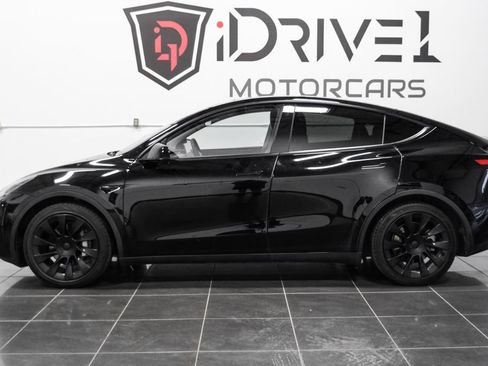 Used 2022 Tesla Model Y Long Range AWD/4WD image 11
