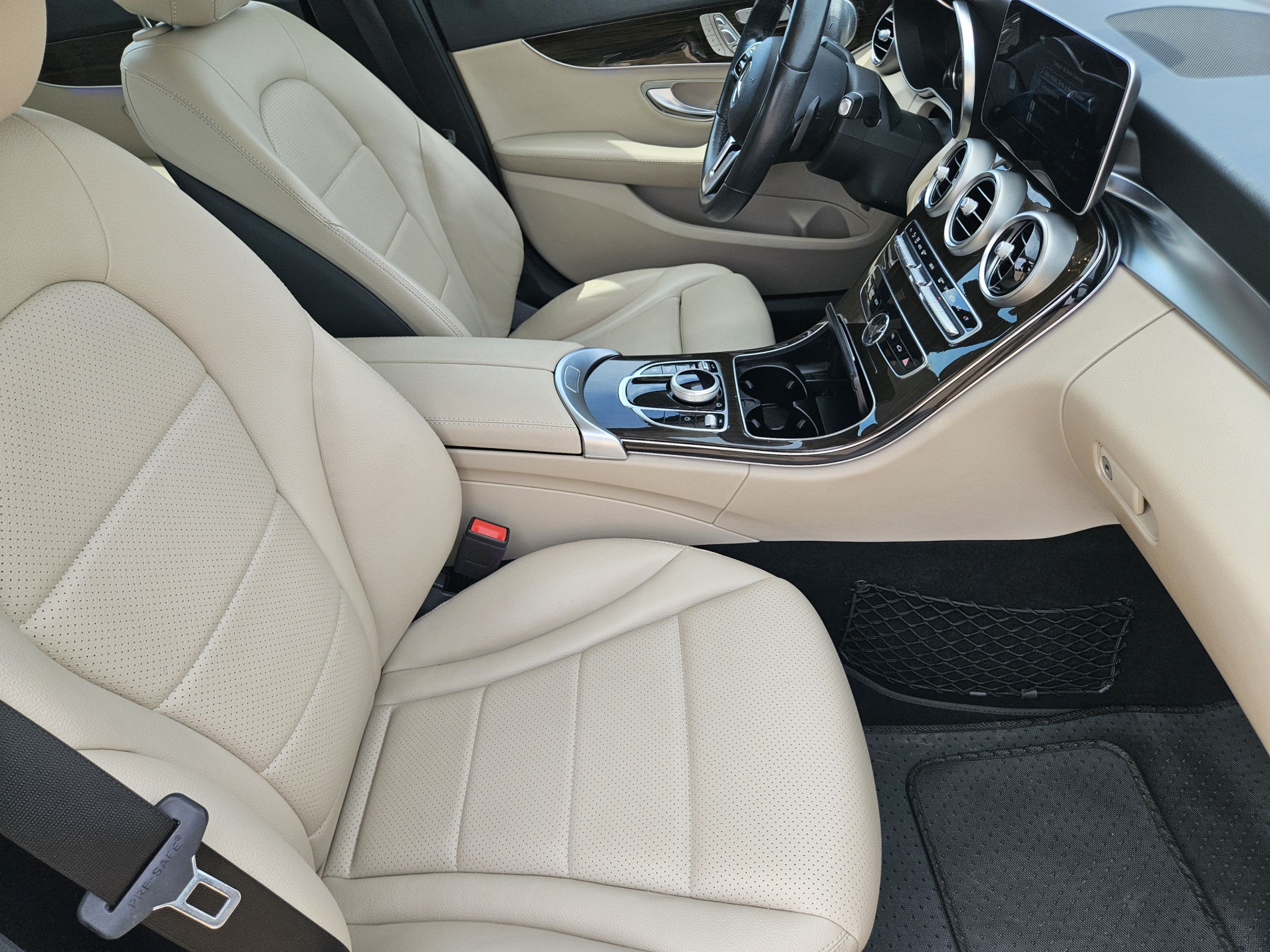 Certified 2020 Mercedes-Benz C 300 Sedan image 6