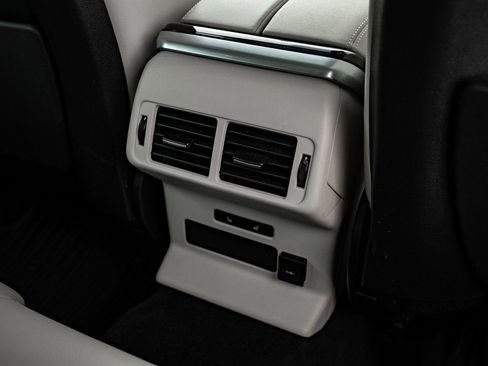 Used 2023 Land Rover Range Rover Velar R-Dynamic S image 36