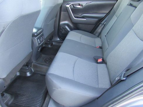 Used 2021 Toyota RAV4 XLE w/ XLE Grade Weather Package image 27