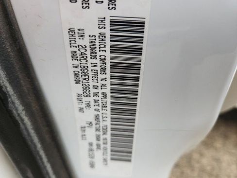 Used 2014 Chrysler Town & Country Touring image 21