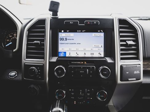 Used 2018 Ford F150 Lariat image 5