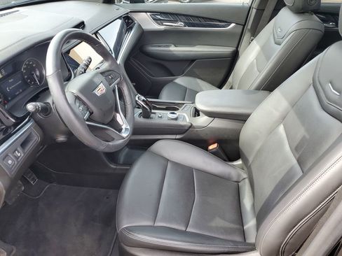 Used 2023 Cadillac XT6 Premium Luxury image 5