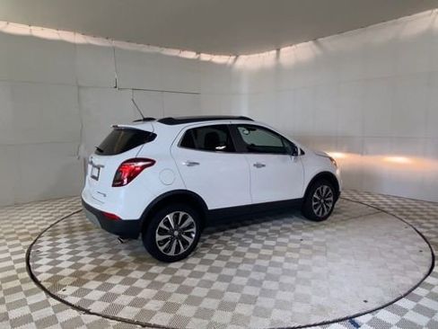 Used 2022 Buick Encore Preferred w/ Safety Package AWD/4WD image 9