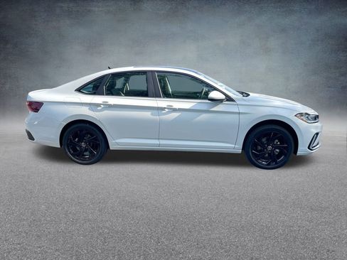 New 2025 Volkswagen Jetta SE image 33