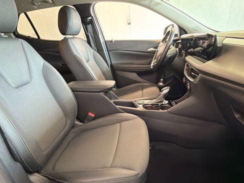 Used 2024 Buick Encore GX Preferred FWD image 25