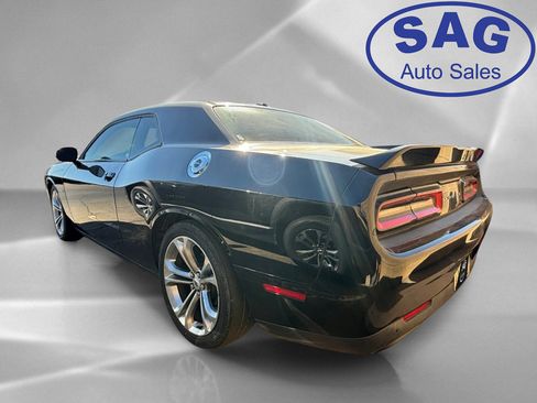 Used 2020 Dodge Challenger R/T RWD image 4