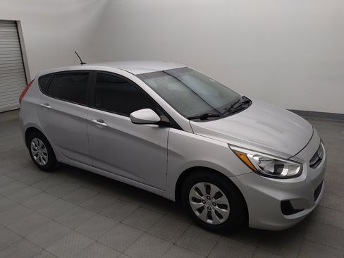 Used 2017 Hyundai Accent SE FWD image 11