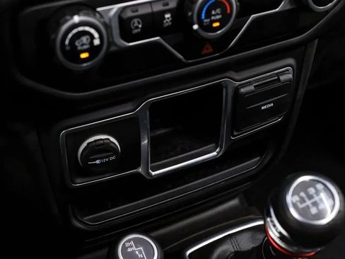 Used 2021 Jeep Wrangler Sport AWD/4WD image 29
