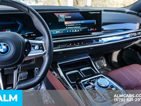 Used 2025 BMW i7 eDrive50 w/ M Sport Package image 35