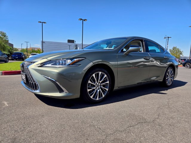 Used 2023 Lexus ES 350 w/ Premium Package FWD image 2