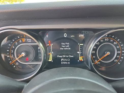 Used 2021 Jeep Gladiator Sport image 34