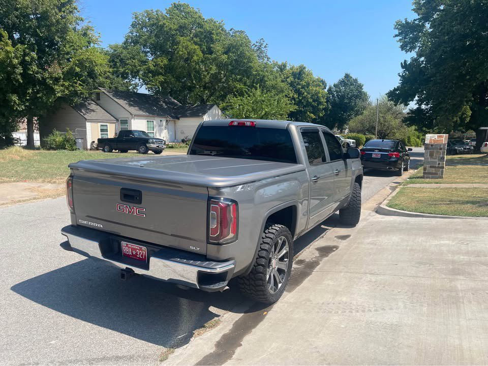 Used 2017 GMC Sierra 1500 SLT w/ SLT Premium Package AWD/4WD image 2