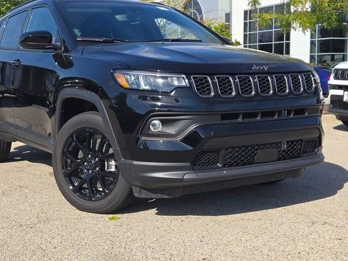 New 2026 Jeep Compass Latitude image 2