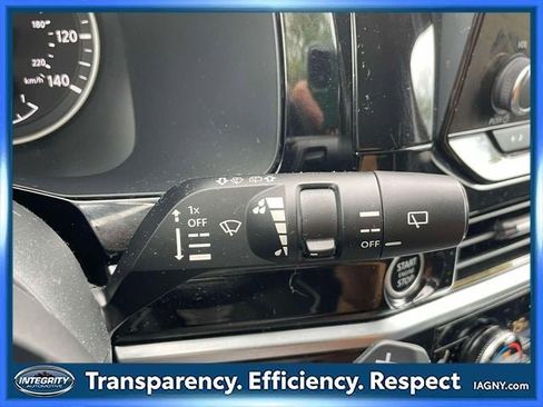 Used 2022 Nissan Pathfinder SV AWD/4WD image 24