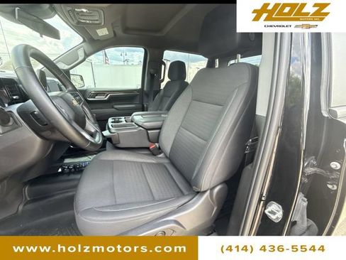 Used 2024 Chevrolet Silverado 1500 LT AWD/4WD image 18