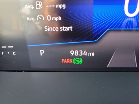 Used 2024 Volkswagen Tiguan S image 31