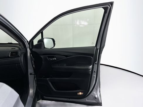 Used 2017 Honda Pilot Elite image 34