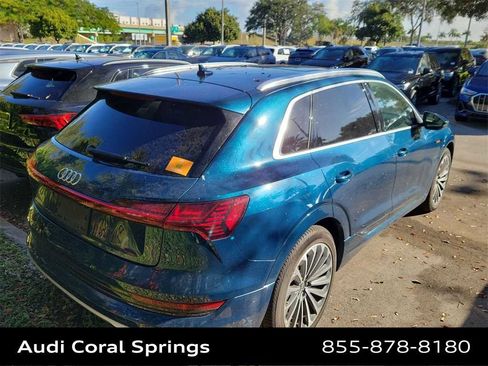 Used 2019 Audi e-tron Prestige w/ Prestige Package image 13
