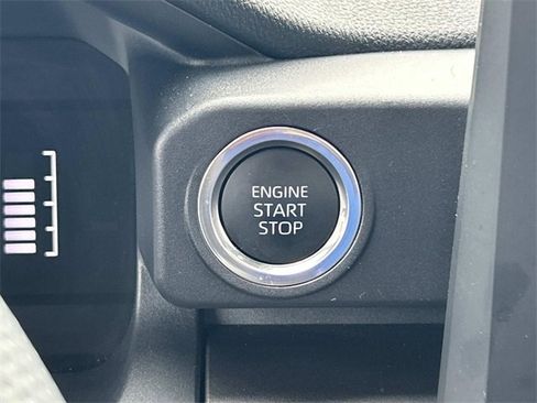 Used 2025 Toyota 4Runner SR5 image 25