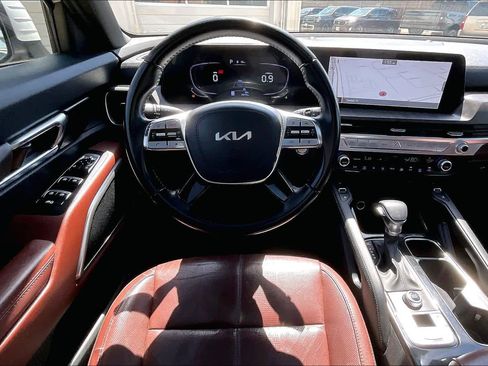 Used 2023 Kia Telluride EX w/ EX Captain's Chair Package image 6