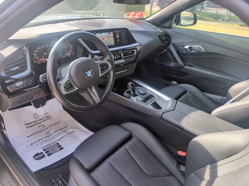 Used 2022 BMW Z4 M40i w/ Driving Assistance Package image 28