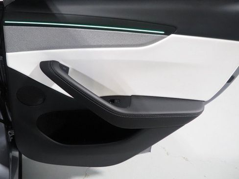Used 2026 Tesla Model Y Long Range RWD image 70