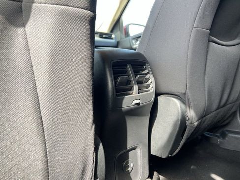 Used 2020 Ford Escape SE image 22