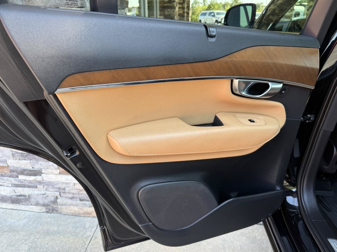 Used 2018 Volvo XC90 T6 Inscription w/ Convenience Package AWD/4WD image 9