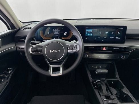 New 2025 Kia K5 LXS image 23