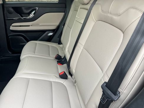 New 2026 Lincoln Corsair Premiere image 20