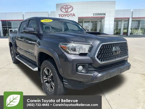 Used 2018 Toyota Tacoma TRD Sport AWD/4WD image 1