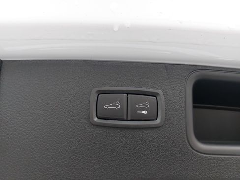 Certified 2026 Porsche Macan AWD/4WD image 15