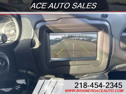 Used 2020 Jeep Renegade Latitude w/ Cold Weather Group image 15