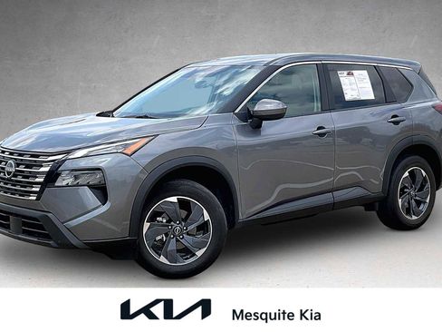 Used 2025 Nissan Rogue SV FWD image 1