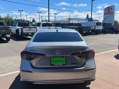 Used 2026 Honda Civic Sport Touring image 4