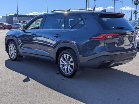 Used 2024 Toyota Grand Highlander Limited image 4