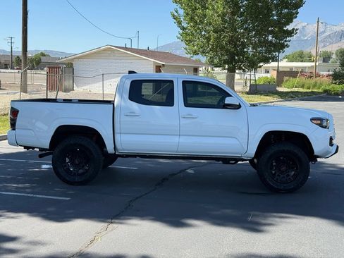 Used 2023 Toyota Tacoma SR AWD/4WD image 9