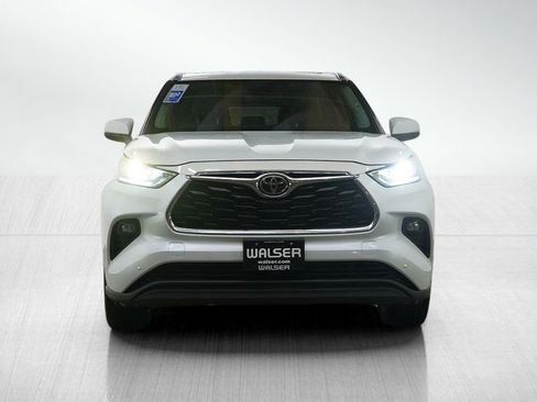 Used 2022 Toyota Highlander Limited image 8