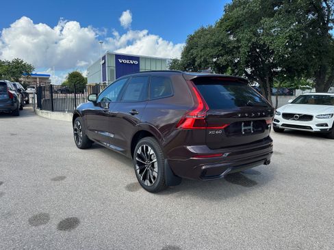 New 2026 Volvo XC60 B5 Plus w/ Climate Package image 4
