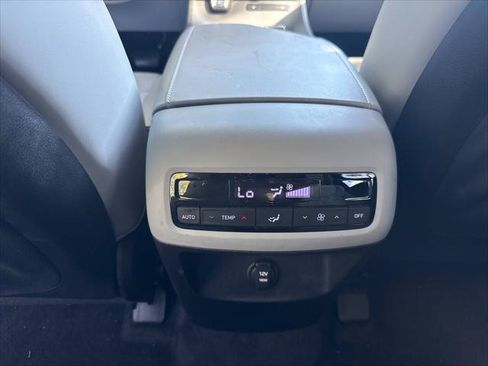 Used 2025 Hyundai Palisade SEL FWD image 23