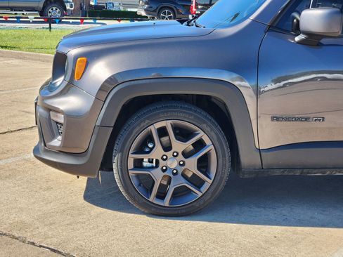 Used 2021 Jeep Renegade Latitude image 10